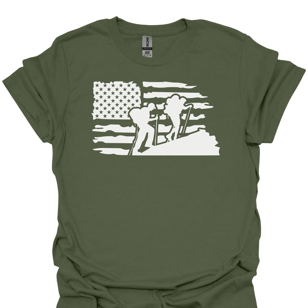 T-Shirt Military Green / S American Flag Hiking Silhouette – Patriotic Outdoor T-Shirt
