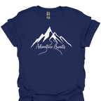 T-Shirt Navy / S Adventure Awaits – Mountain Graphic T-Shirt