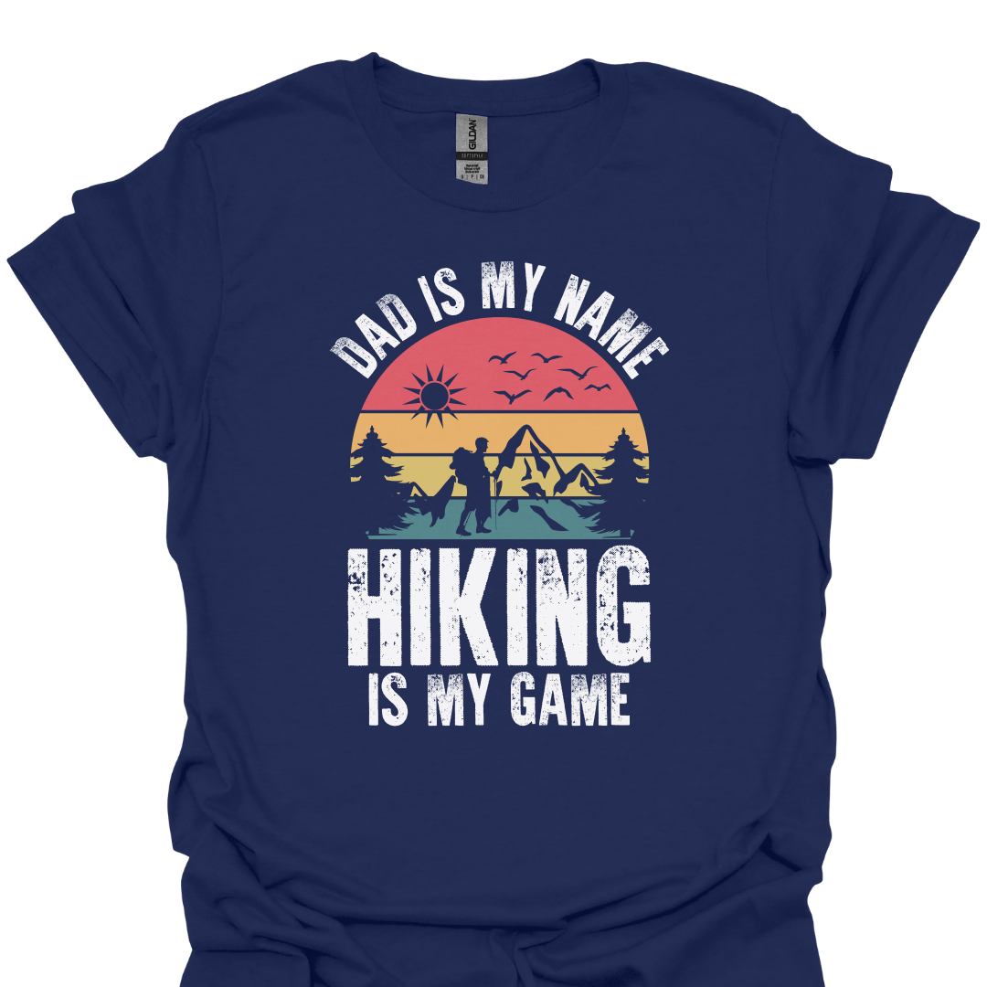 T-Shirt Navy / S Dad Is My Name, Hiking Is My Game – Retro Adventure T-Shirt 🥾