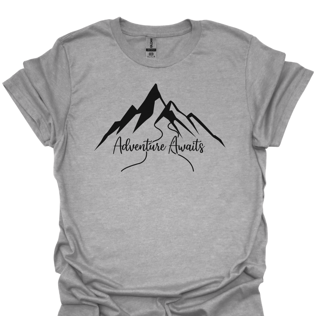 T-Shirt Sport Grey / S Adventure Awaits – Mountain Graphic T-Shirt